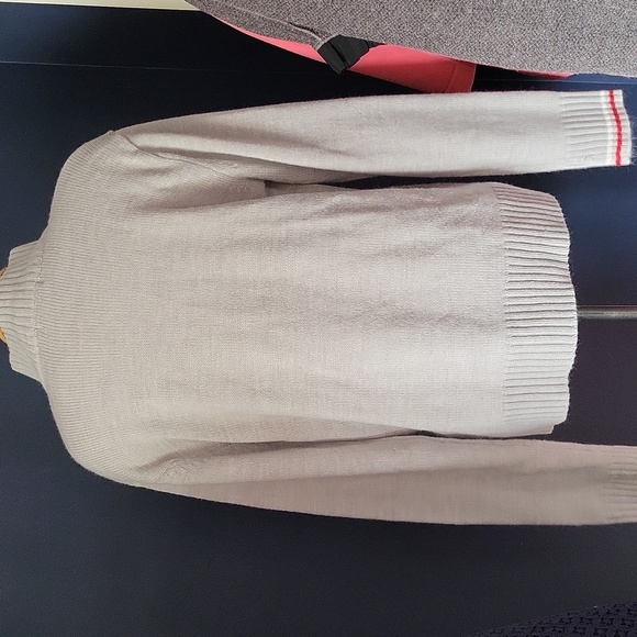 FIORUCCI sweater size large - Picture 3 of 7